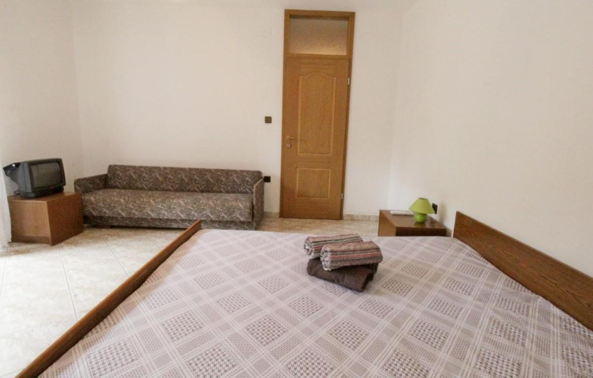 Guest house Leo With Pool *