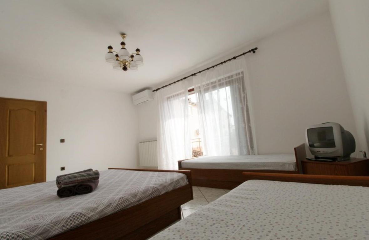 Guest house Leo With Pool *